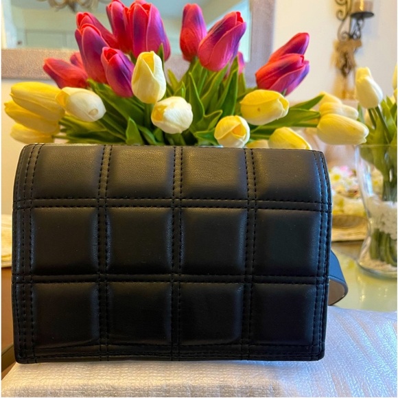 Steve Madden Handbags - Steve madden Black Leather Strap XL new with tag